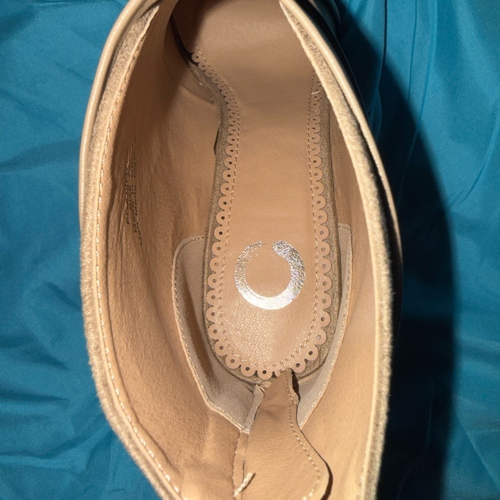 Journee Collection Tan Leather booties - Picture 4 of 5
